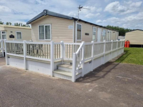 8 BERTH DELUXE CARAVAN PG31